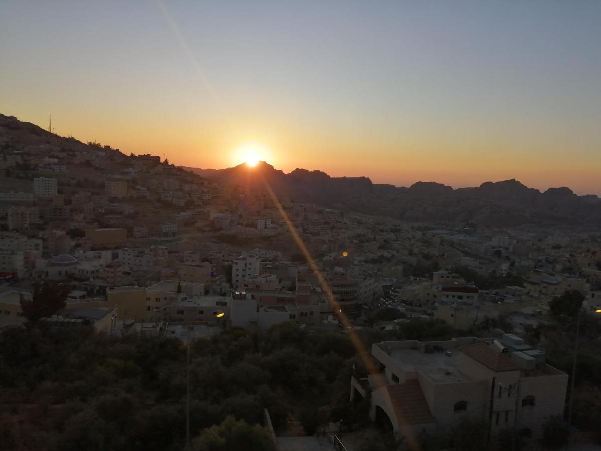 Petra Monastery Tourist Hotel Wadi Musa Exterior foto